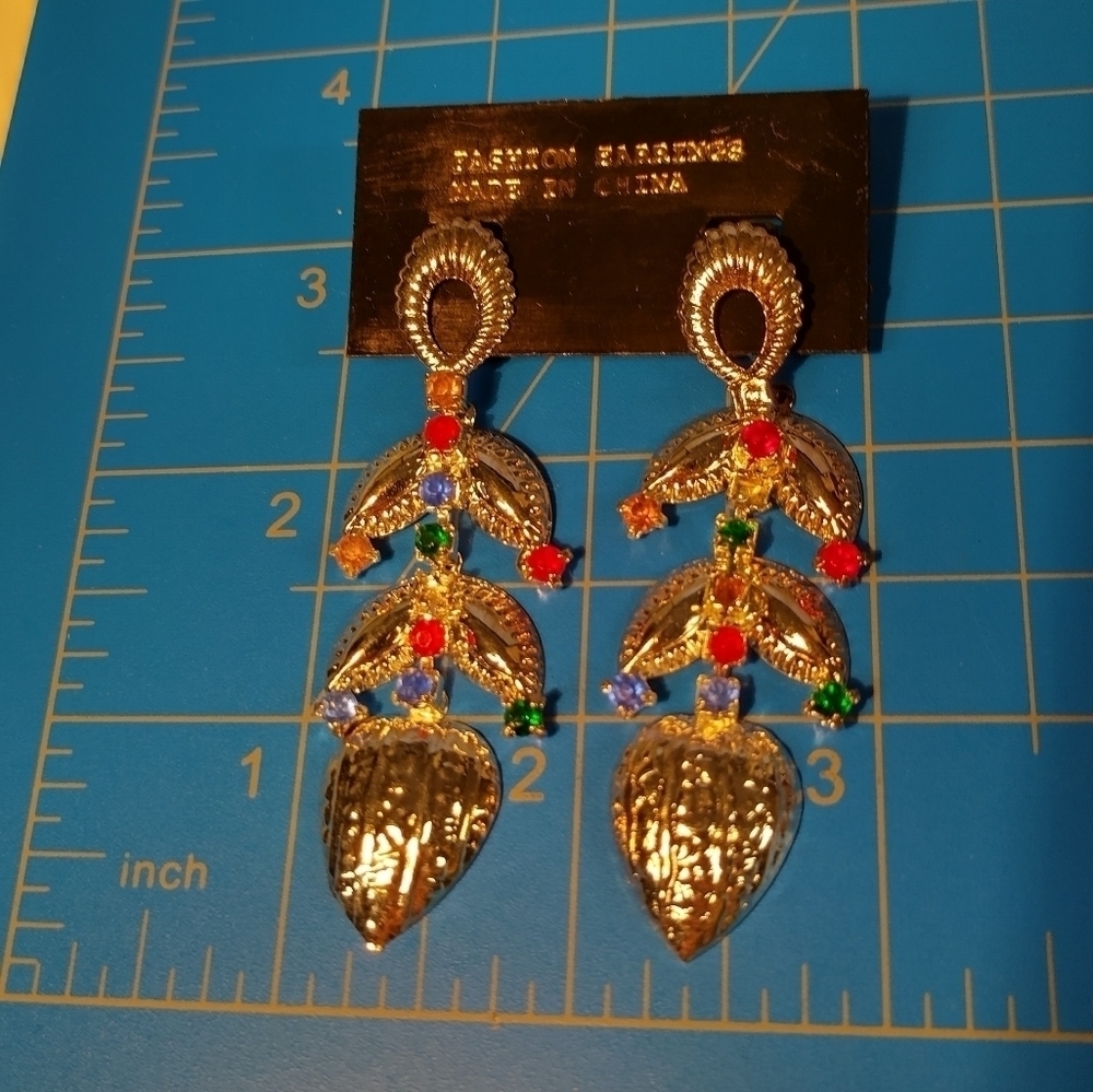 ๐3/$12 9 Pairs of BNWT Earrings Bundle! Various Styles, All For Pierced Ears. - Picture 2 of 15
